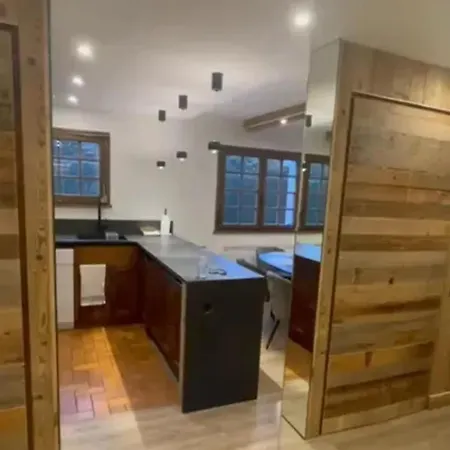 Chaleureux A - 80 M² Avec Jardin Et Cheminee. Apartman